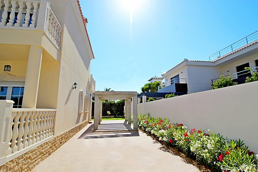 Huis te koop in Cabo Roig | 5 slaapkamers H5456272