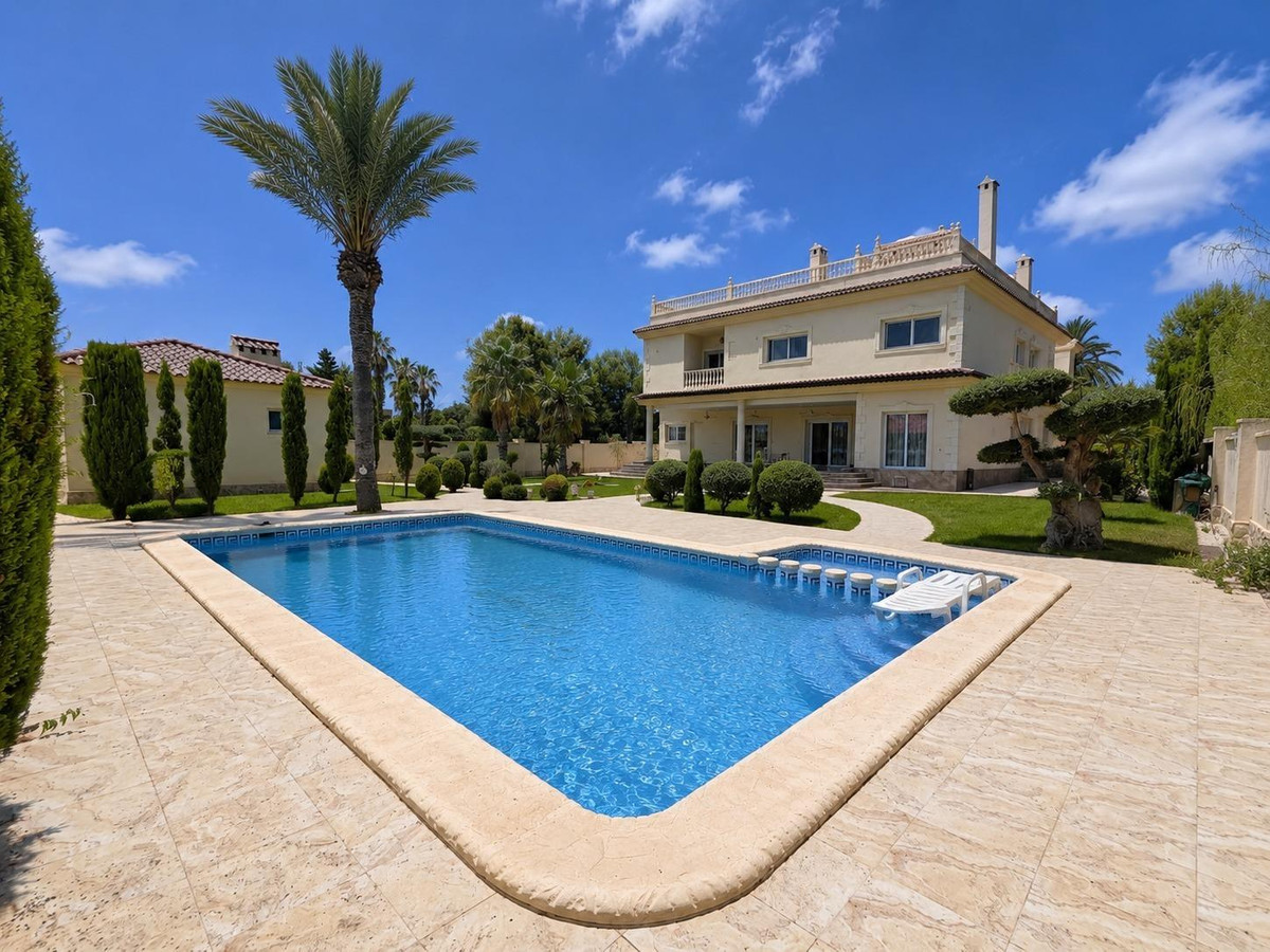 Huis te koop in Cabo Roig | 12 slaapkamers H5456479
