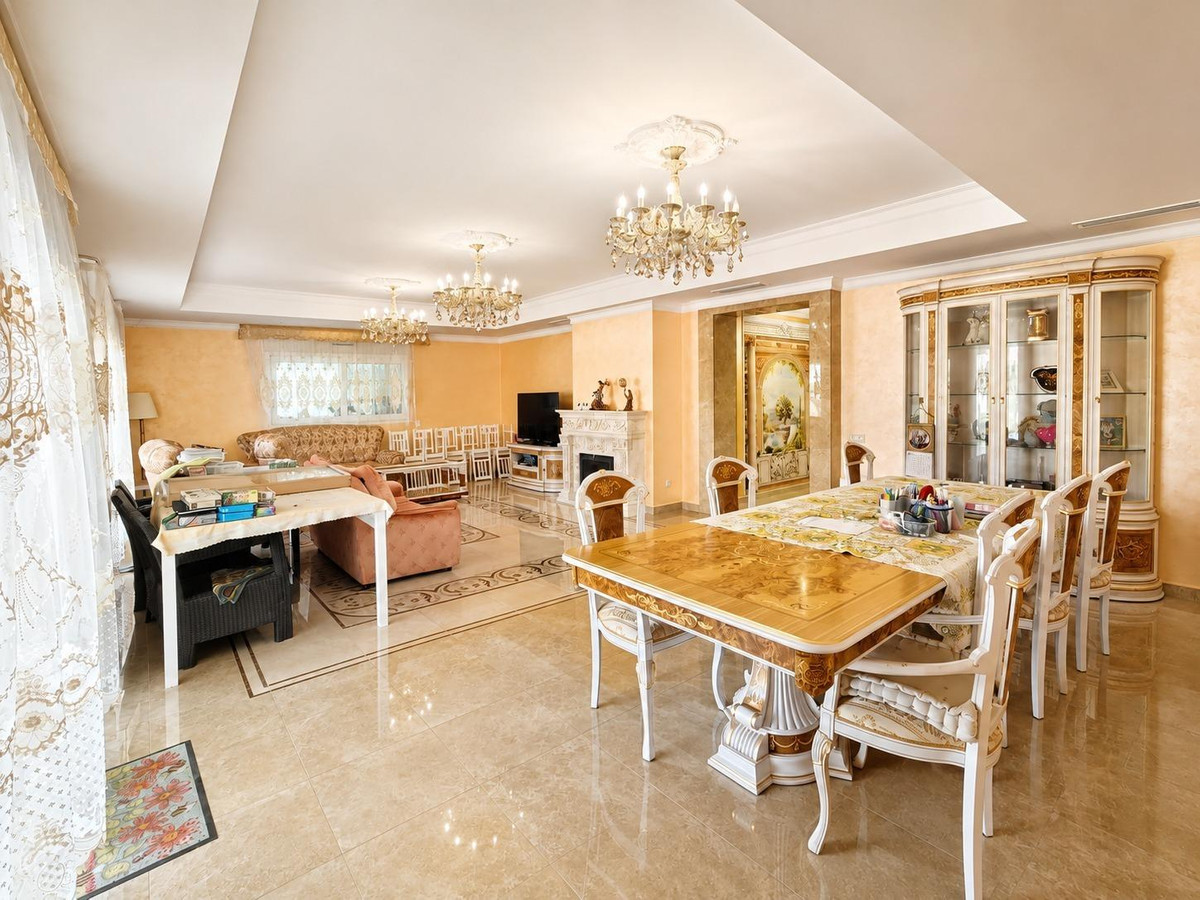 Huis te koop in Cabo Roig | 12 slaapkamers H5456479