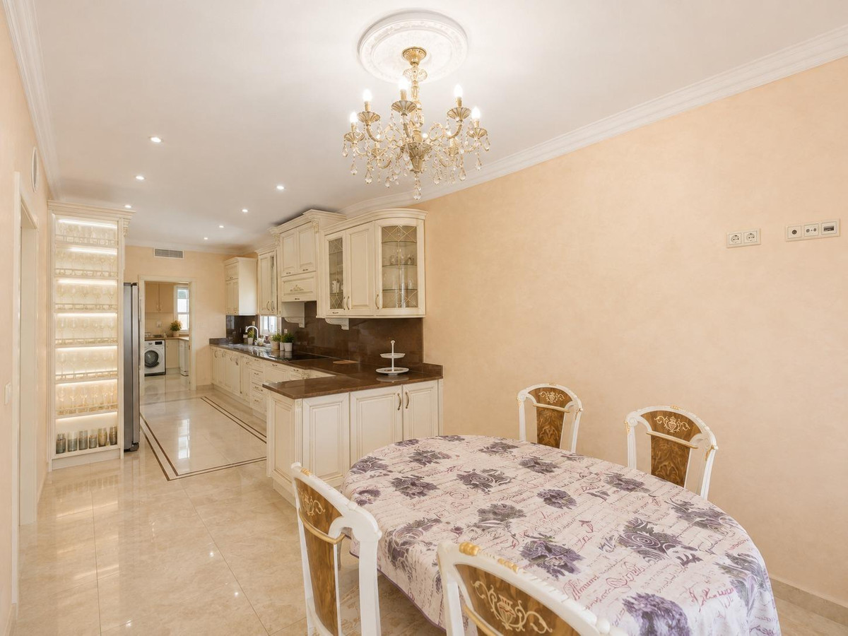 Huis te koop in Cabo Roig | 12 slaapkamers H5456479