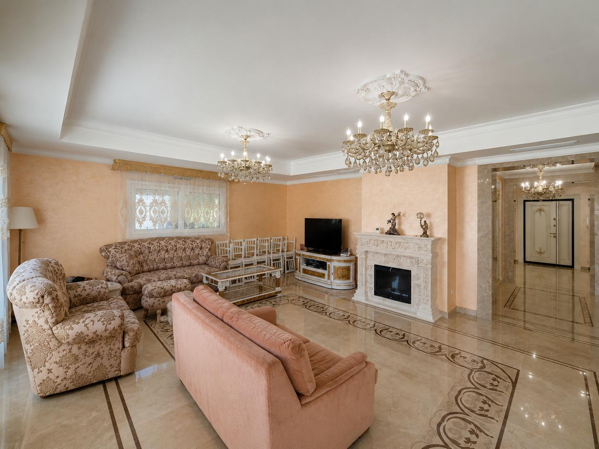 Huis te koop in Cabo Roig | 12 slaapkamers H5456479