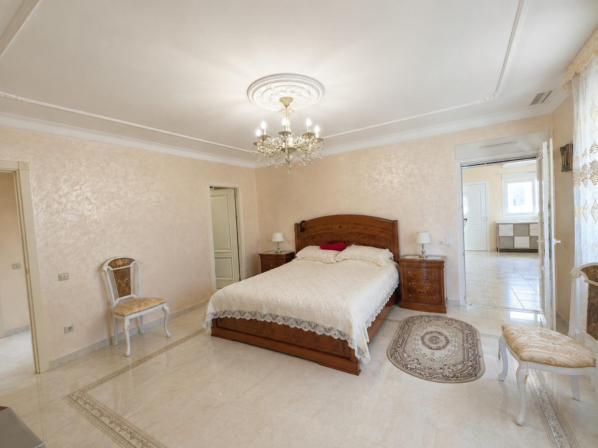 Huis te koop in Cabo Roig | 12 slaapkamers H5456479