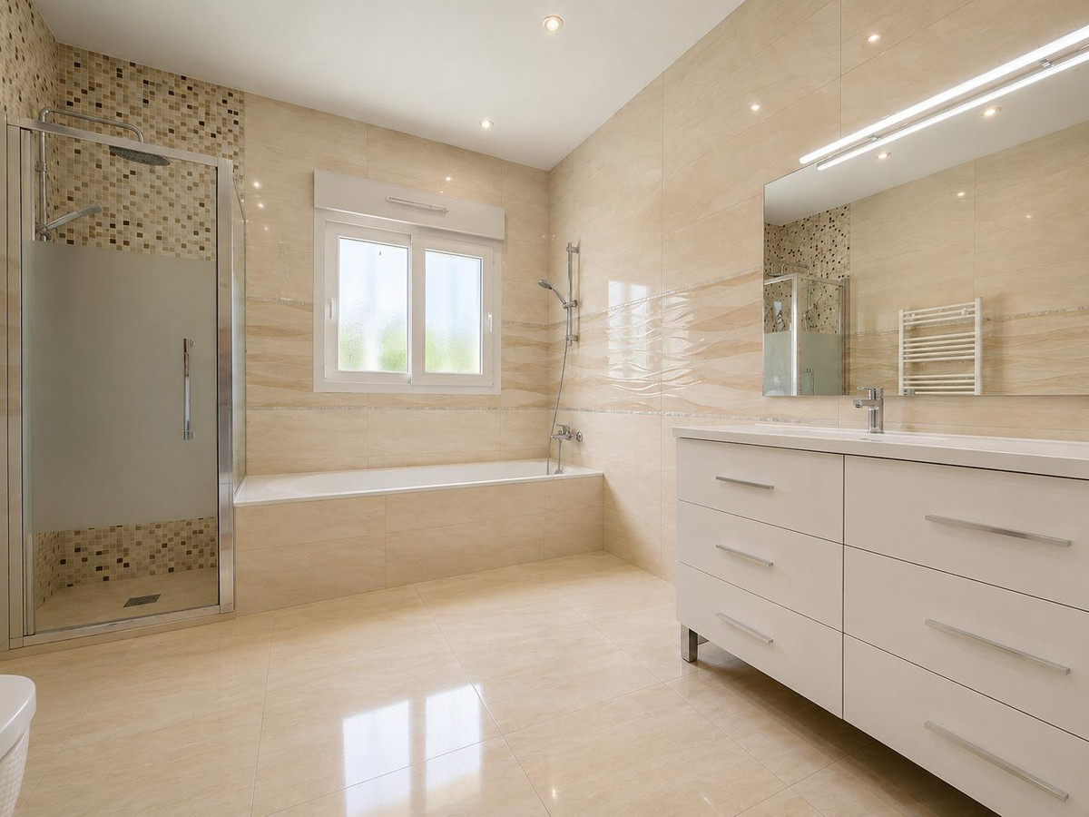 Huis te koop in Cabo Roig | 12 slaapkamers H5456479