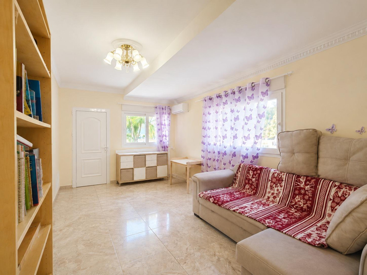 Huis te koop in Cabo Roig | 12 slaapkamers H5456479
