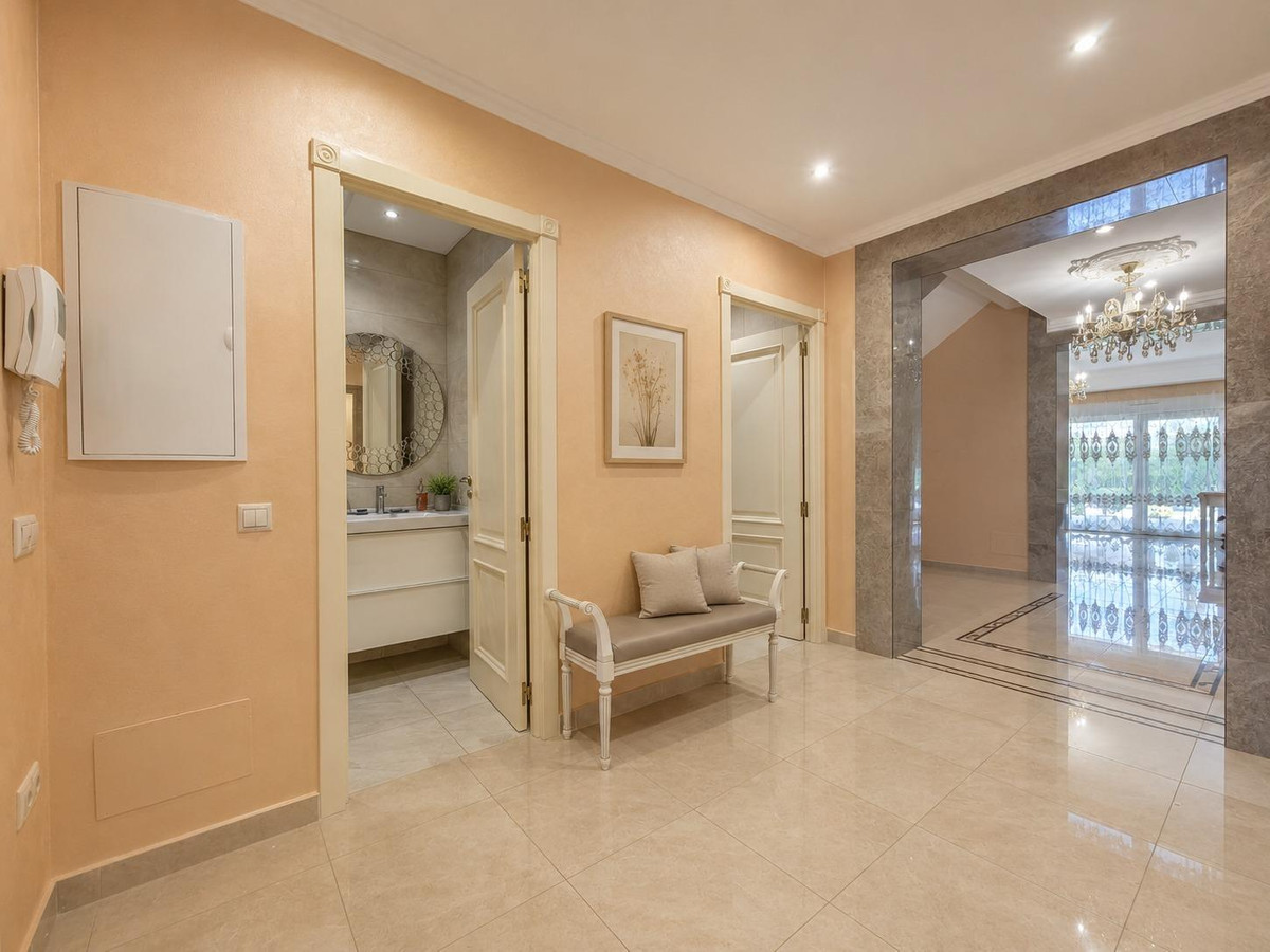Huis te koop in Cabo Roig | 12 slaapkamers H5456479