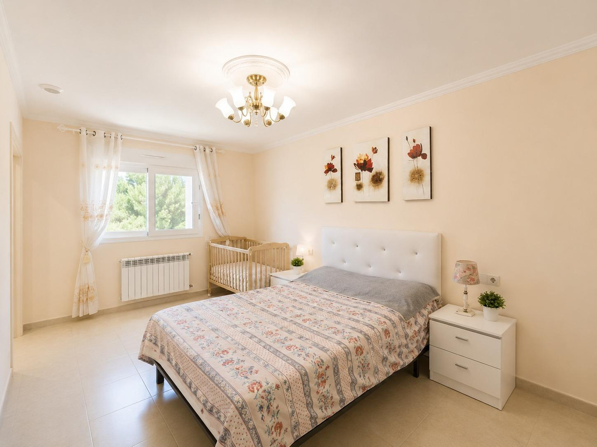 Huis te koop in Cabo Roig | 12 slaapkamers H5456479
