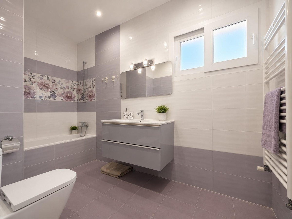 Huis te koop in Cabo Roig | 12 slaapkamers H5456479