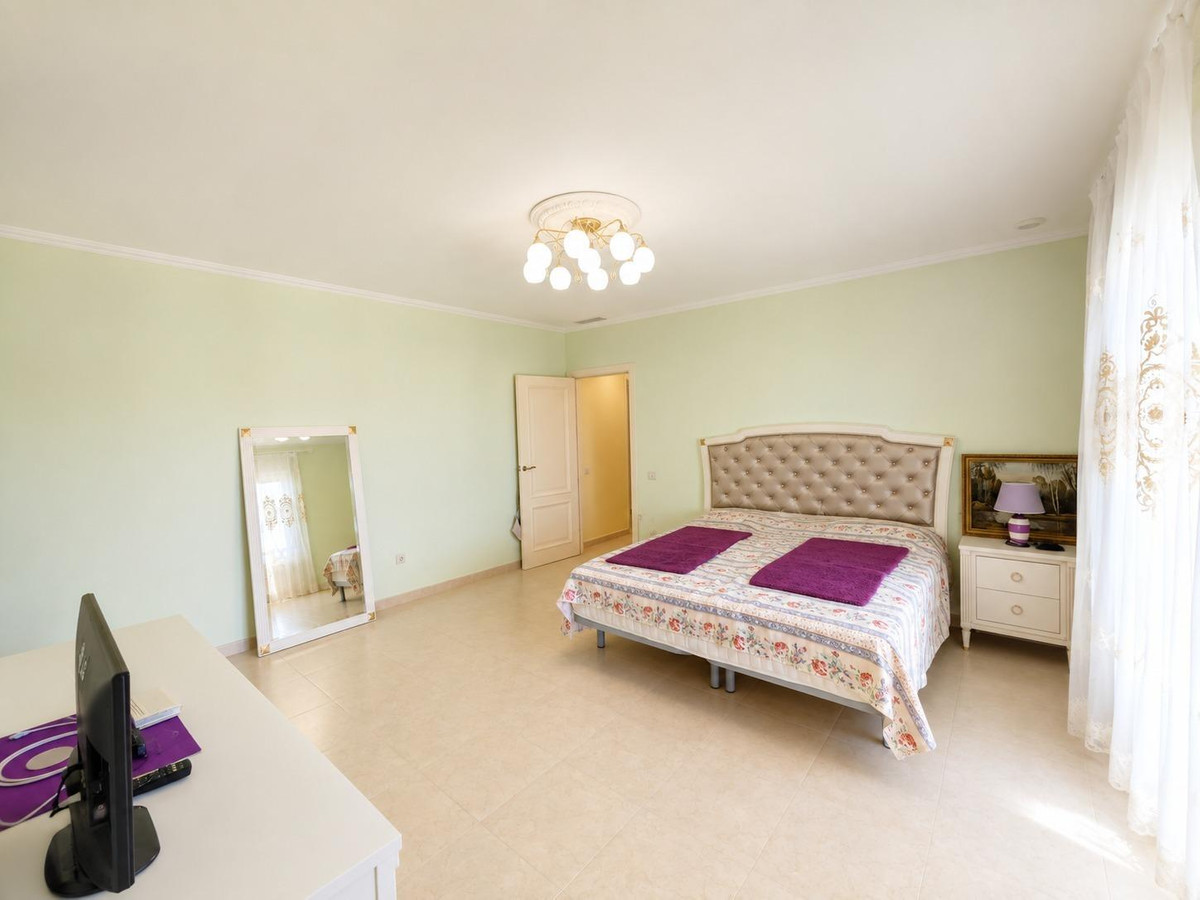 Huis te koop in Cabo Roig | 12 slaapkamers H5456479
