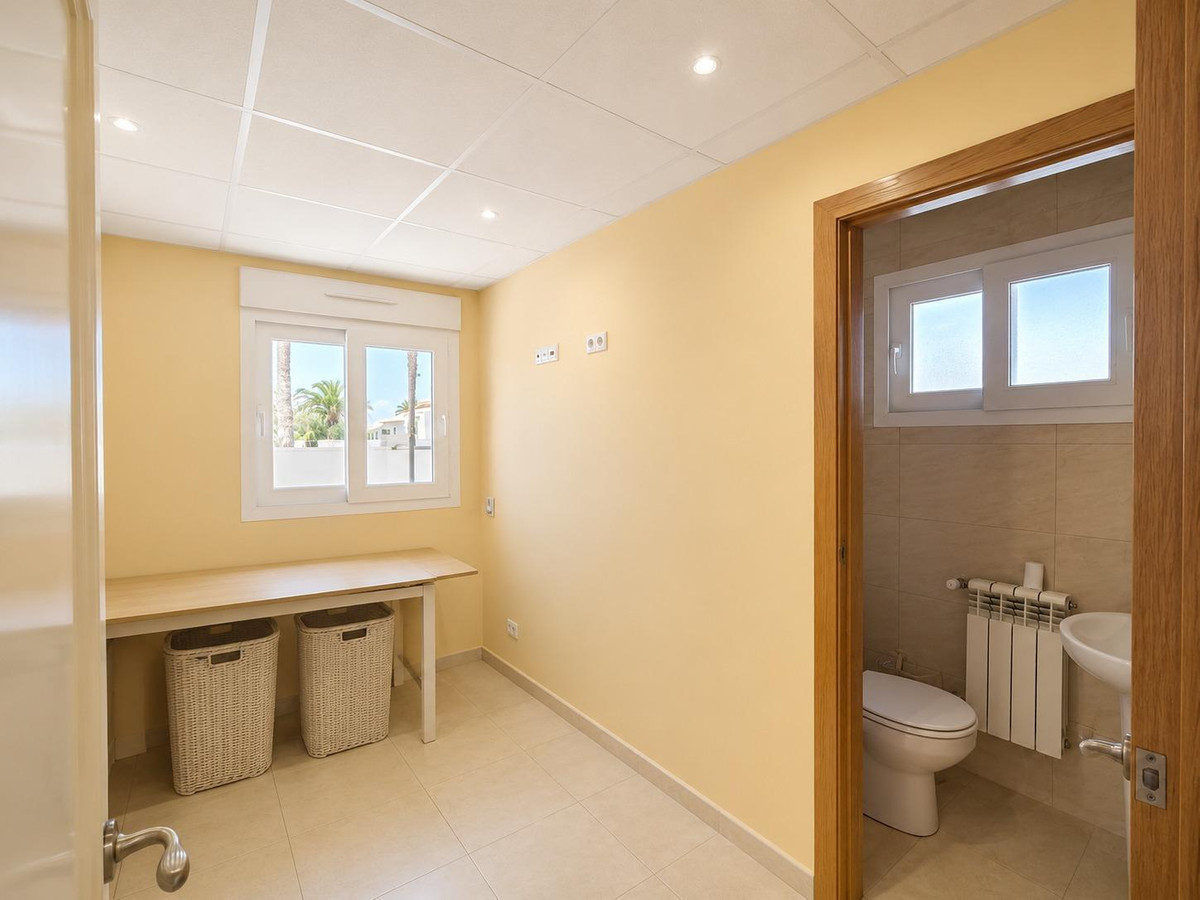 Huis te koop in Cabo Roig | 12 slaapkamers H5456479