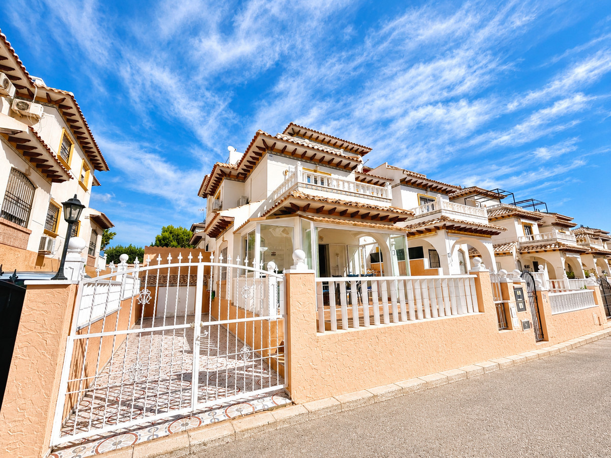 Huis te koop in Cabo Roig | 2 slaapkamers H5491432
