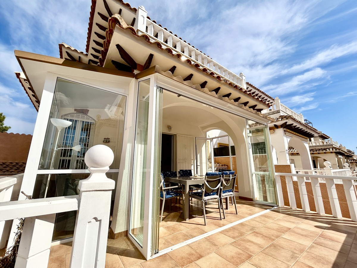 Huis te koop in Cabo Roig | 2 slaapkamers H5491432