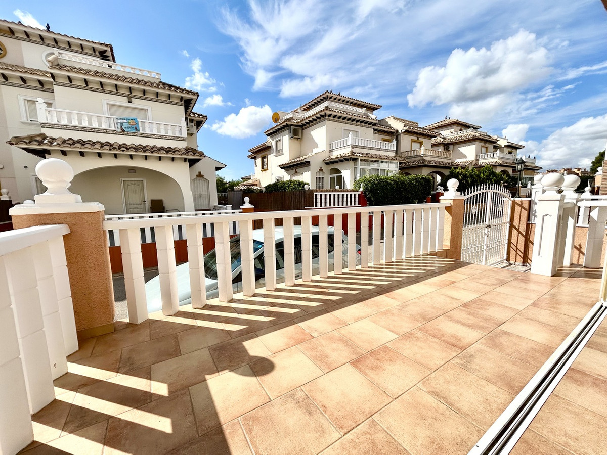 Huis te koop in Cabo Roig | 2 slaapkamers H5491432