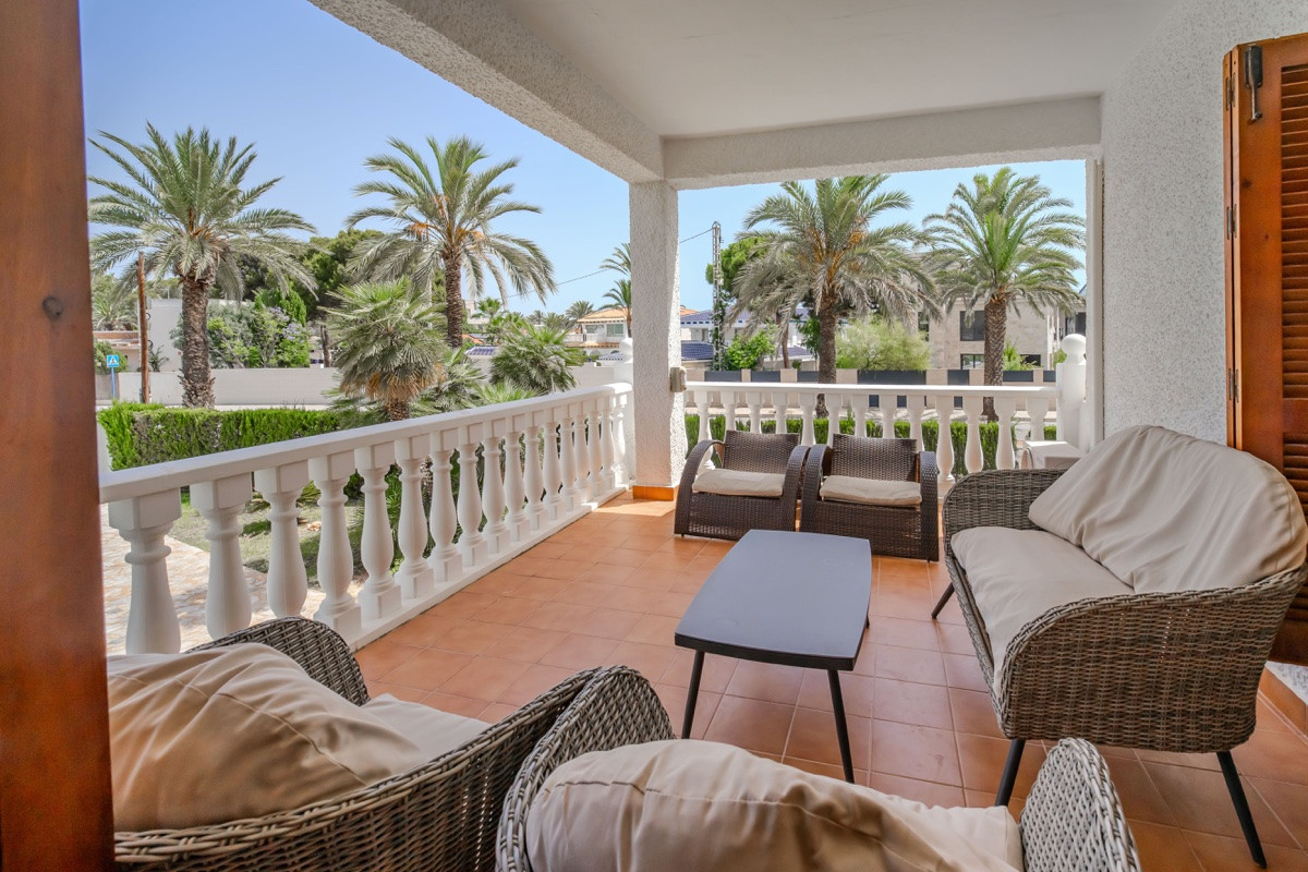 Huis te koop in Cabo Roig | 4 slaapkamers H5503123