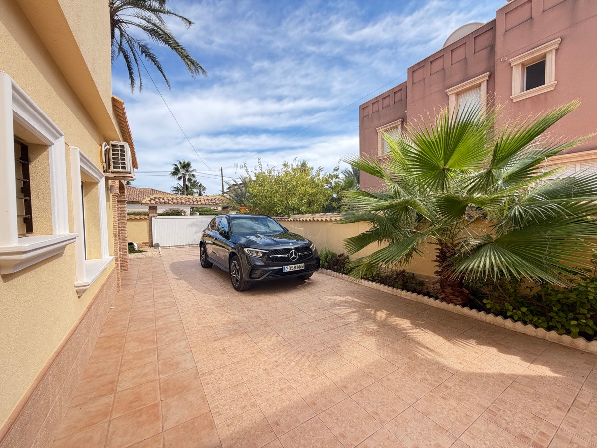 Huis te koop in Cabo Roig | 4 slaapkamers H5516341
