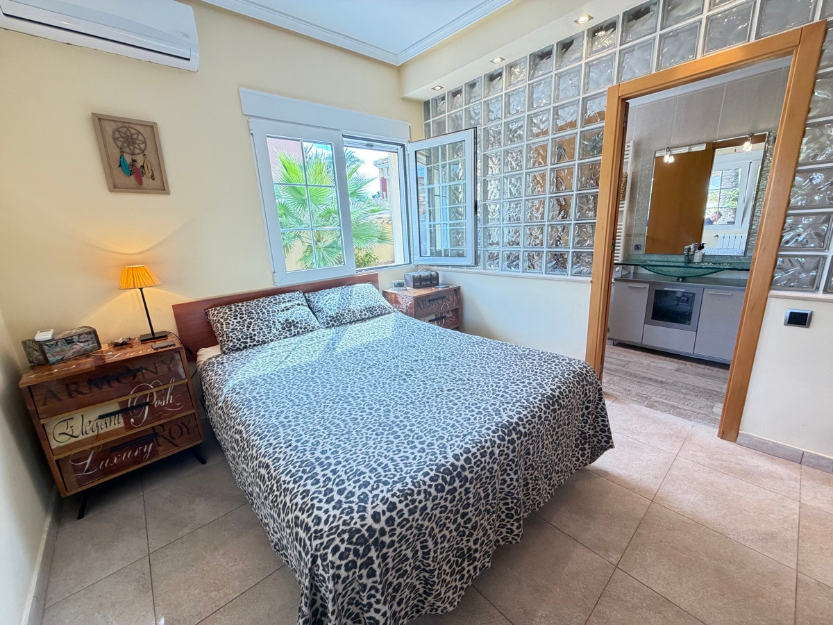 Huis te koop in Cabo Roig | 4 slaapkamers H5516341