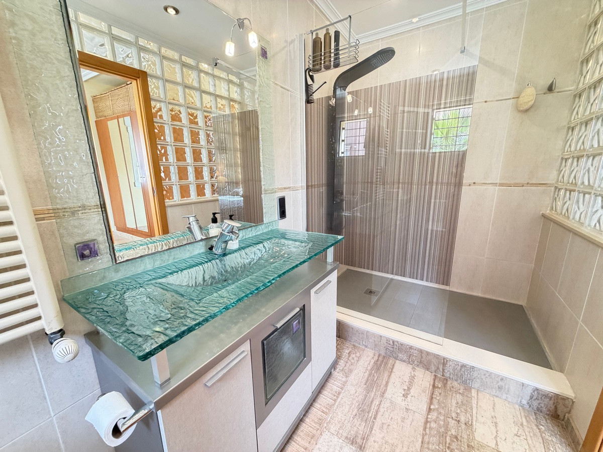 Huis te koop in Cabo Roig | 4 slaapkamers H5516341