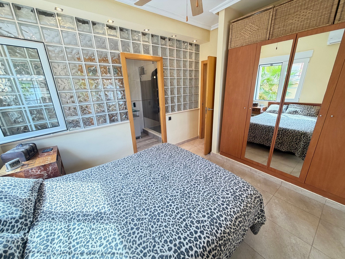 Huis te koop in Cabo Roig | 4 slaapkamers H5516341