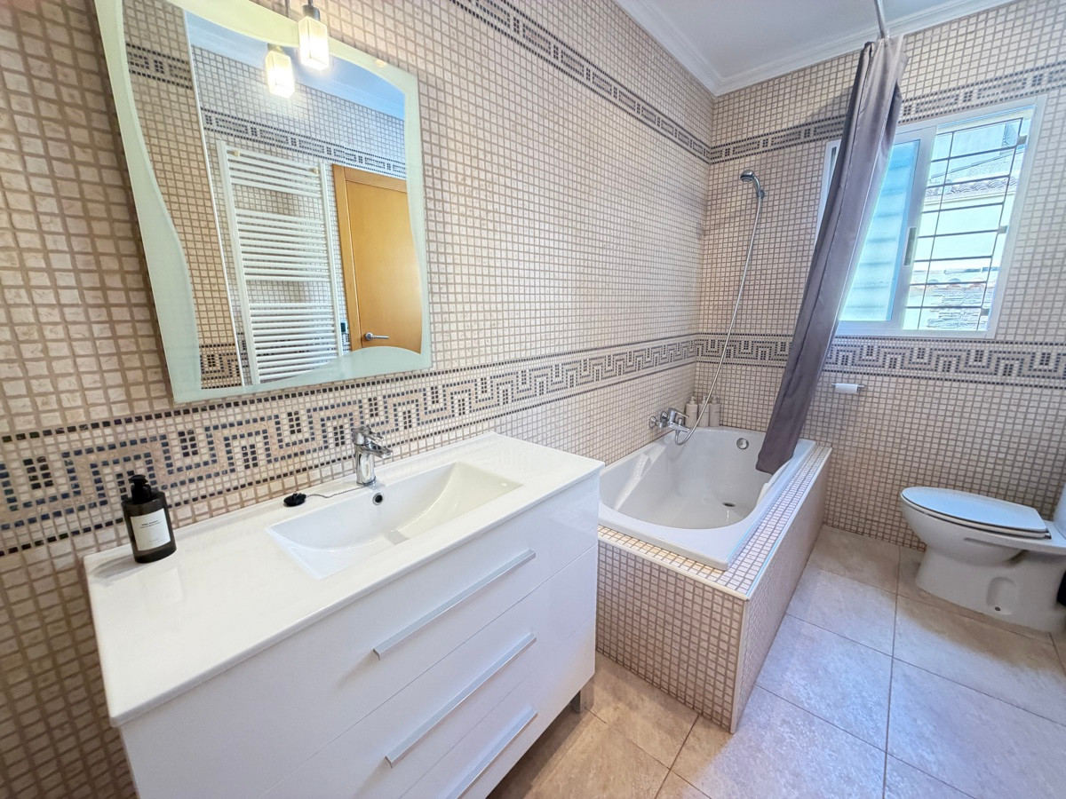 Huis te koop in Cabo Roig | 4 slaapkamers H5516341