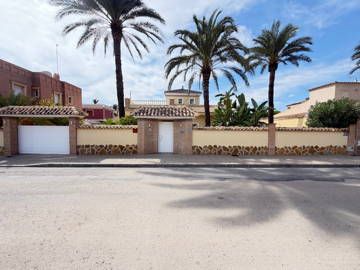 Huis te koop in Cabo Roig | 4 slaapkamers H5516341