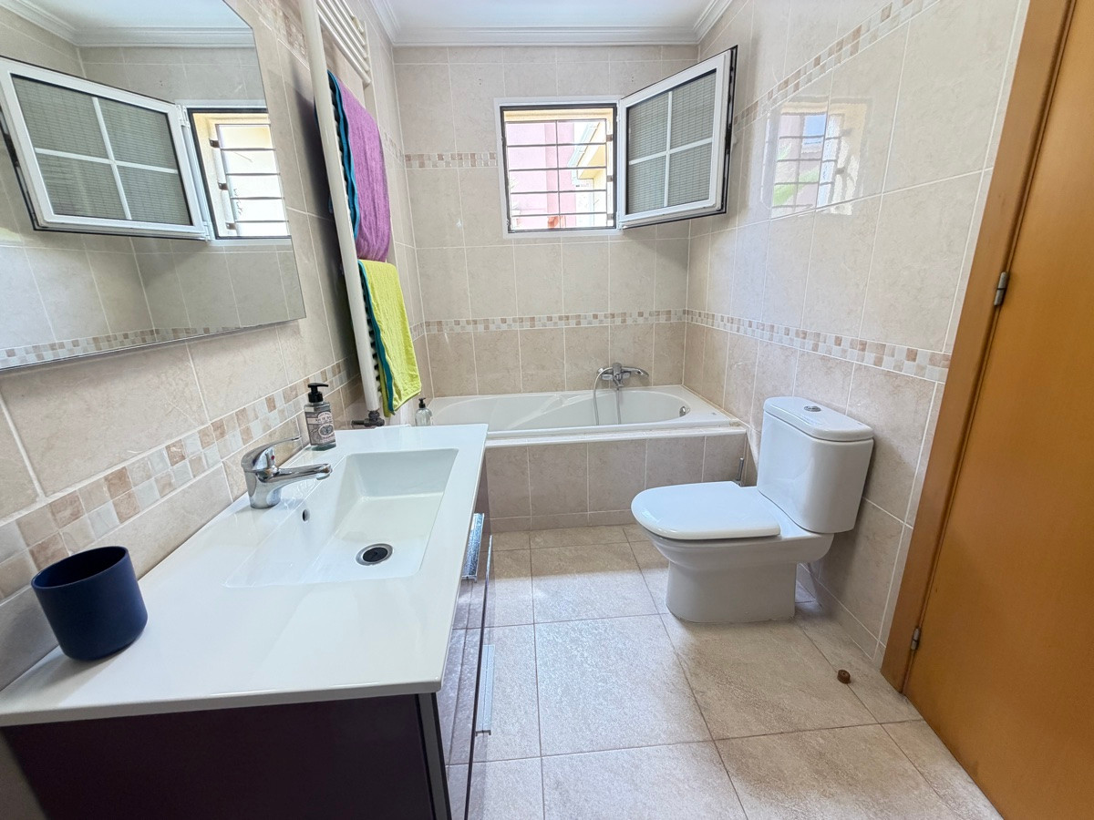 Huis te koop in Cabo Roig | 4 slaapkamers H5516341