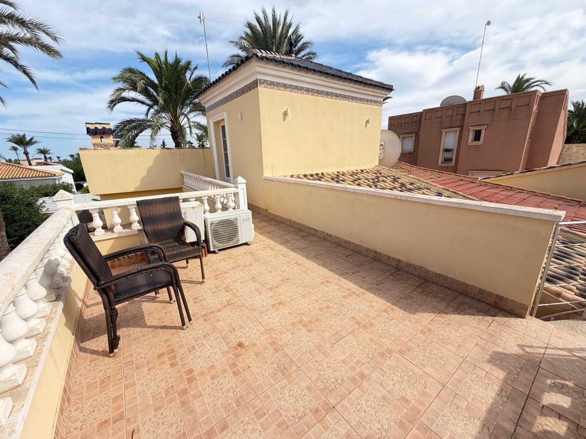 Huis te koop in Cabo Roig | 4 slaapkamers H5516341