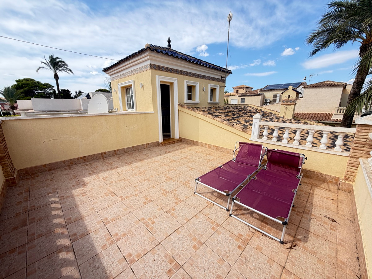 Huis te koop in Cabo Roig | 4 slaapkamers H5516341