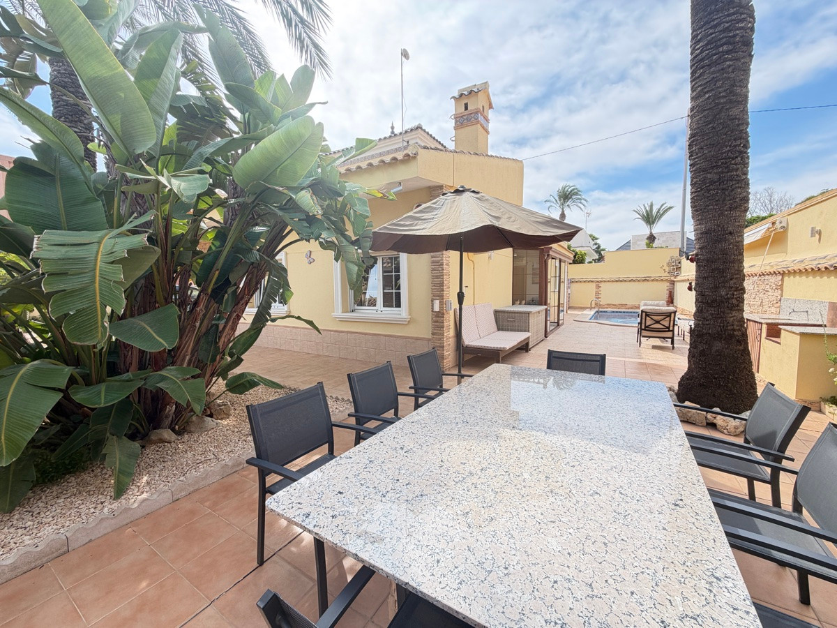 Huis te koop in Cabo Roig | 4 slaapkamers H5516341