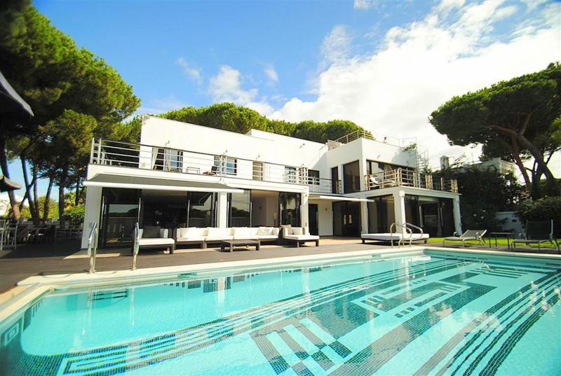 Huis te koop in Cabopino | 8 slaapkamers H3834277