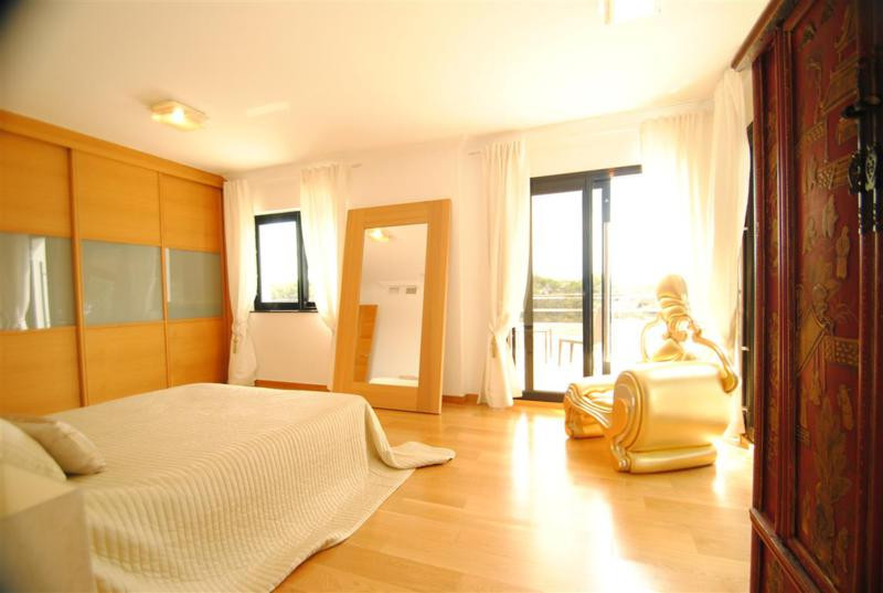 Huis te koop in Cabopino | 8 slaapkamers H3834277