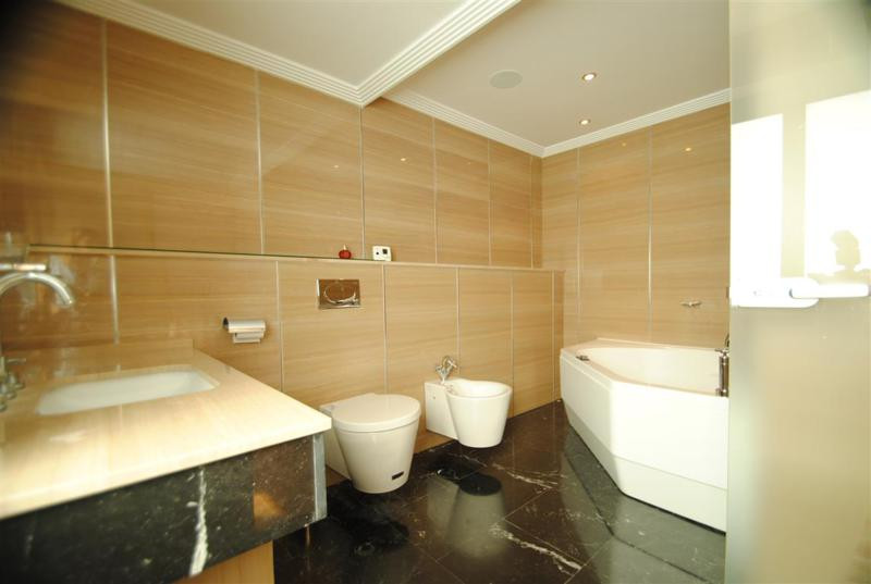 Huis te koop in Cabopino | 8 slaapkamers H3834277