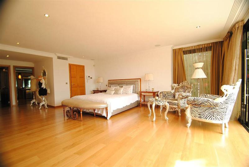Huis te koop in Cabopino | 8 slaapkamers H3834277