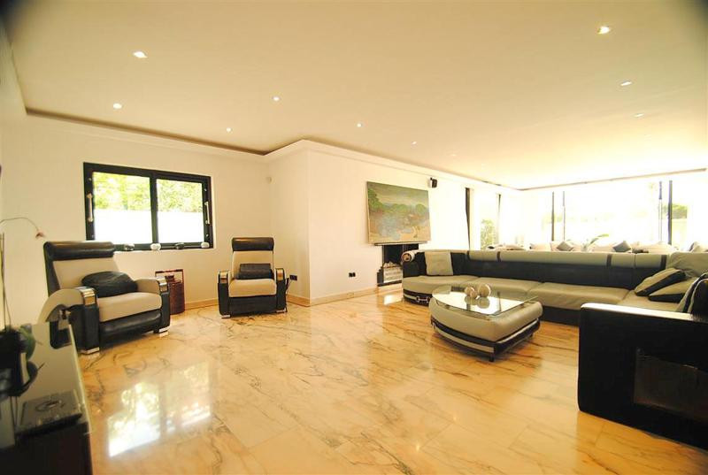 Huis te koop in Cabopino | 8 slaapkamers H3834277