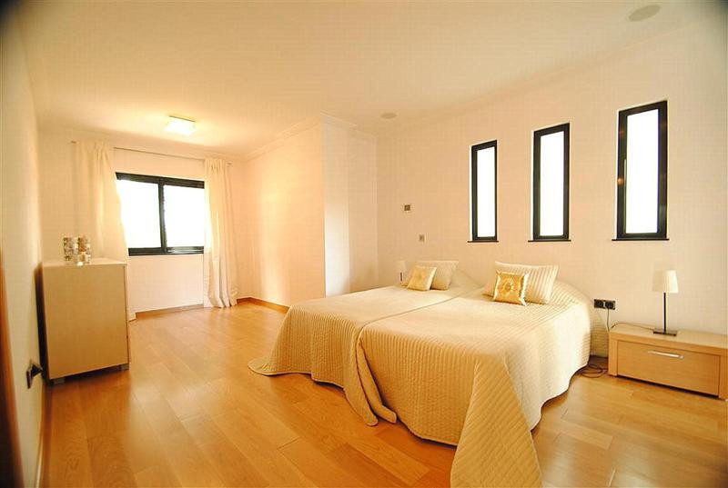 Huis te koop in Cabopino | 8 slaapkamers H3834277