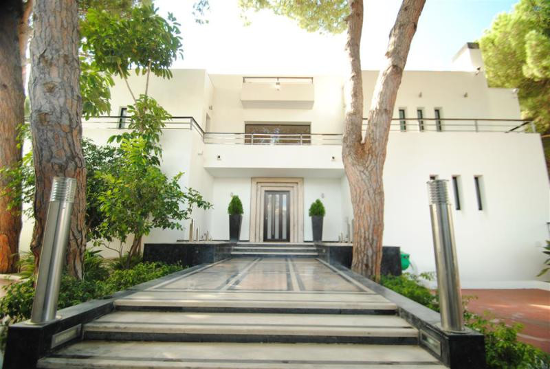Huis te koop in Cabopino | 8 slaapkamers H3834277