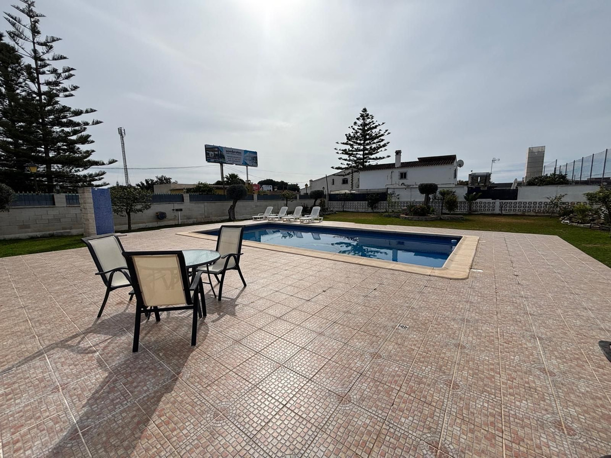 Vrijstaande Villa in Cabopino-21