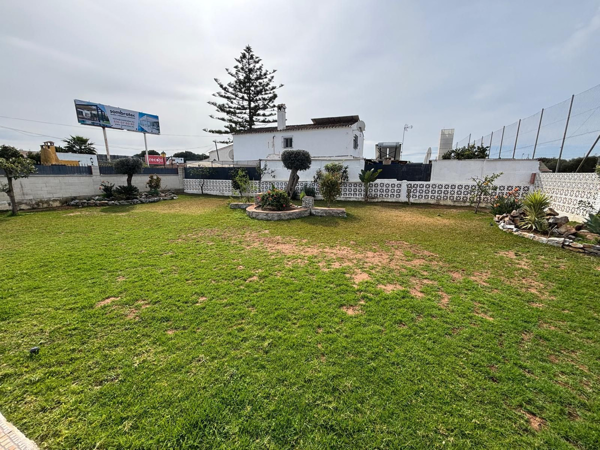 Vrijstaande Villa in Cabopino-25