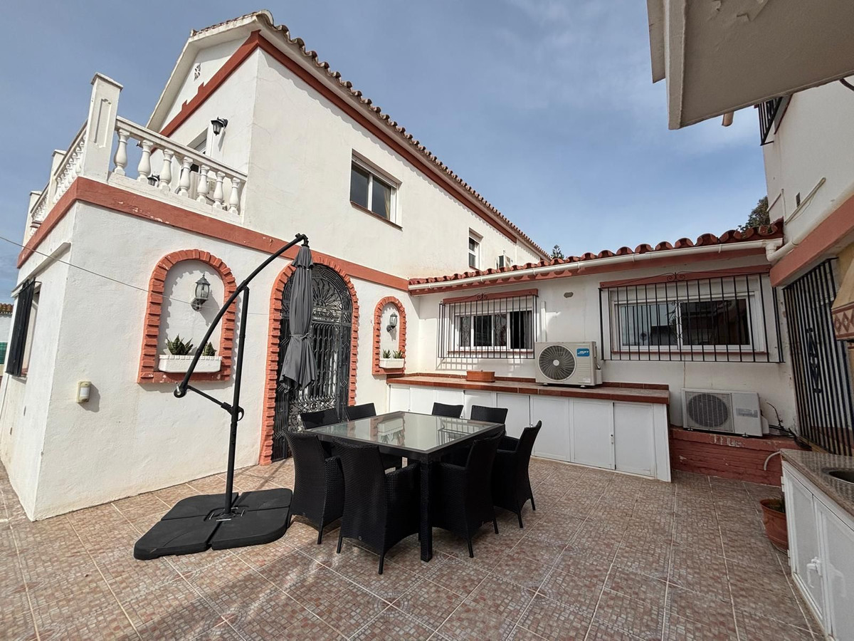 Vrijstaande Villa in Cabopino-27