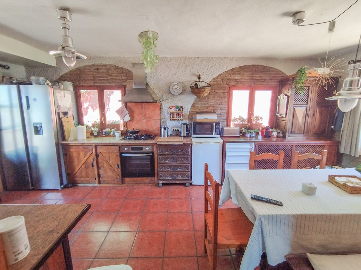 Vrijstaande Villa in Cabopino-11
