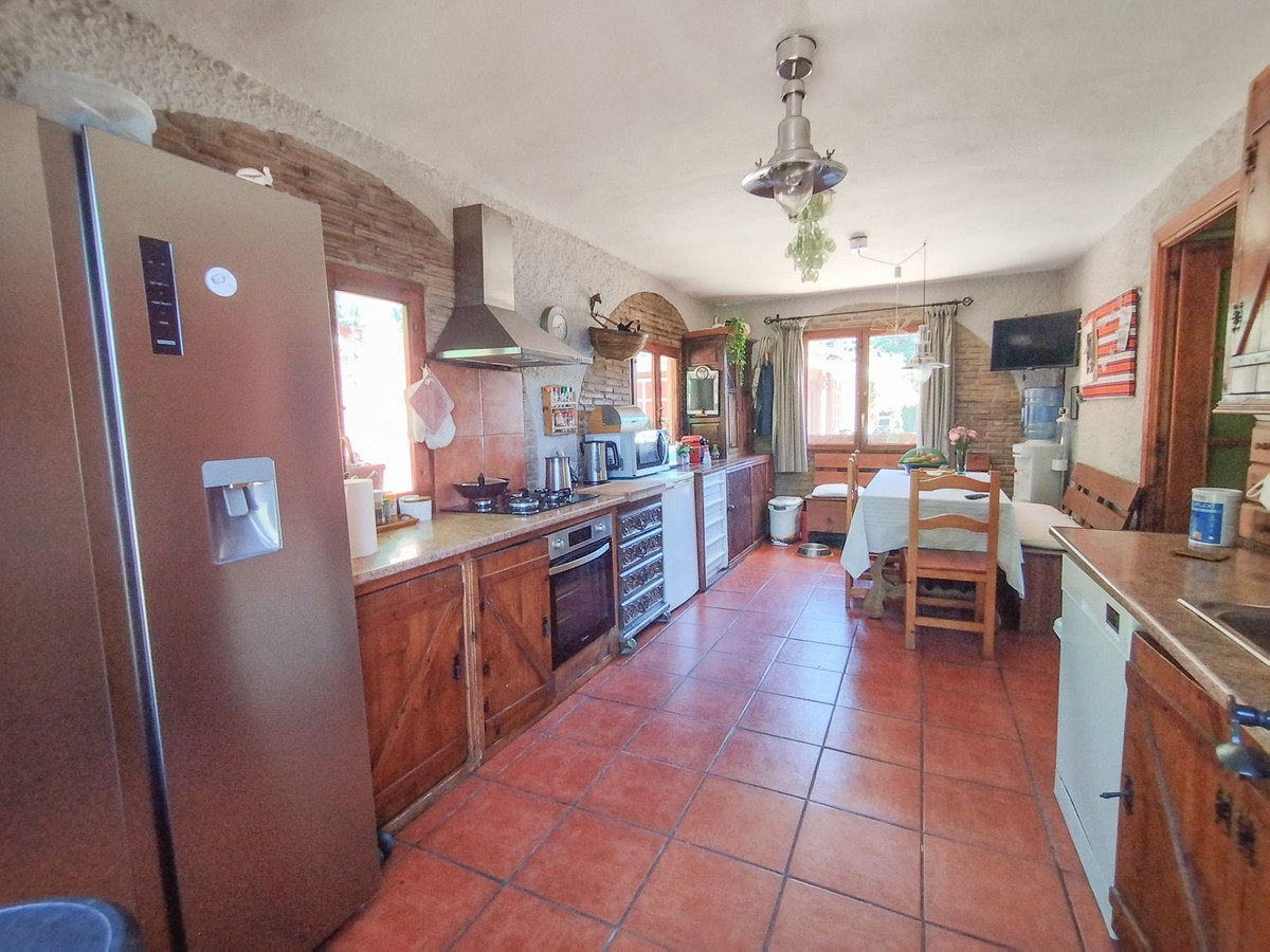 Vrijstaande Villa in Cabopino-13