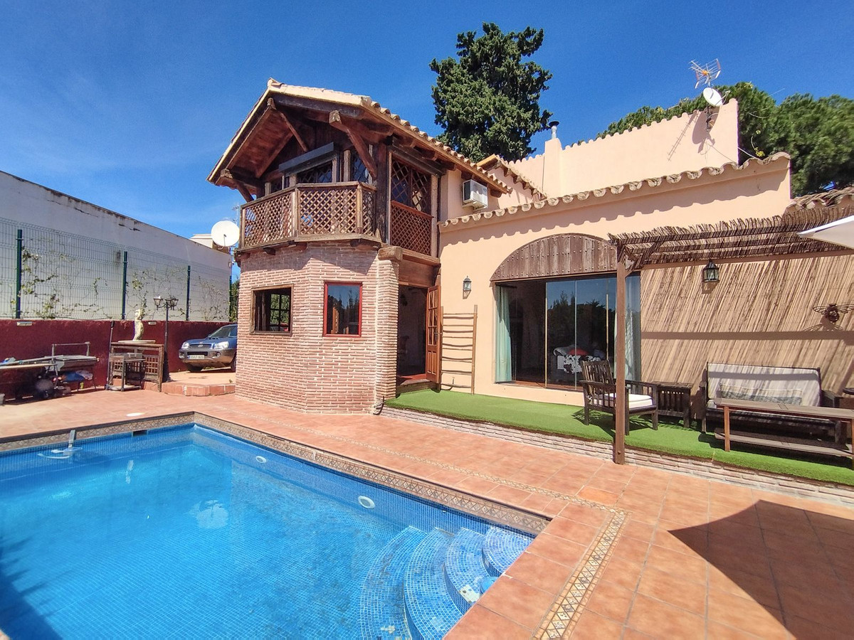 Vrijstaande Villa in Cabopino-38