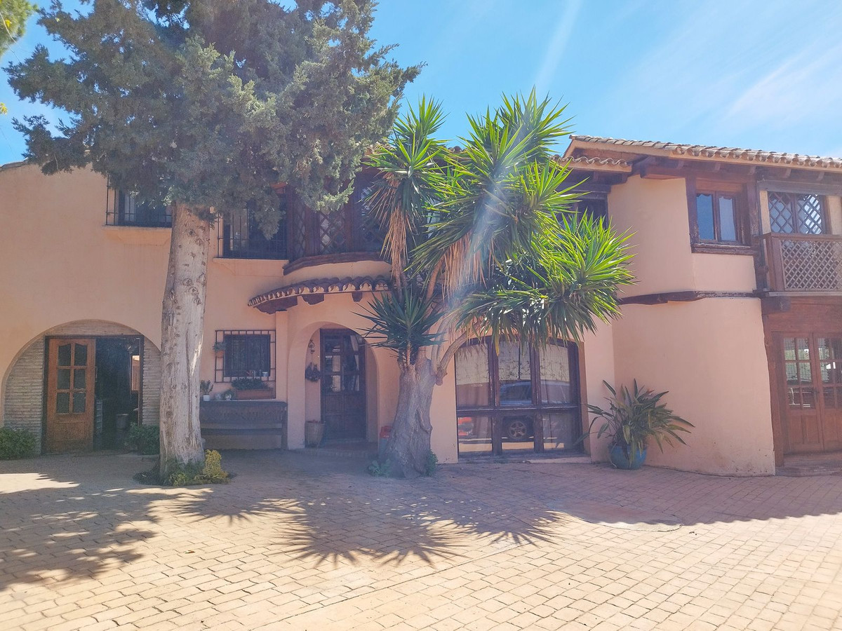 Vrijstaande Villa in Cabopino-39