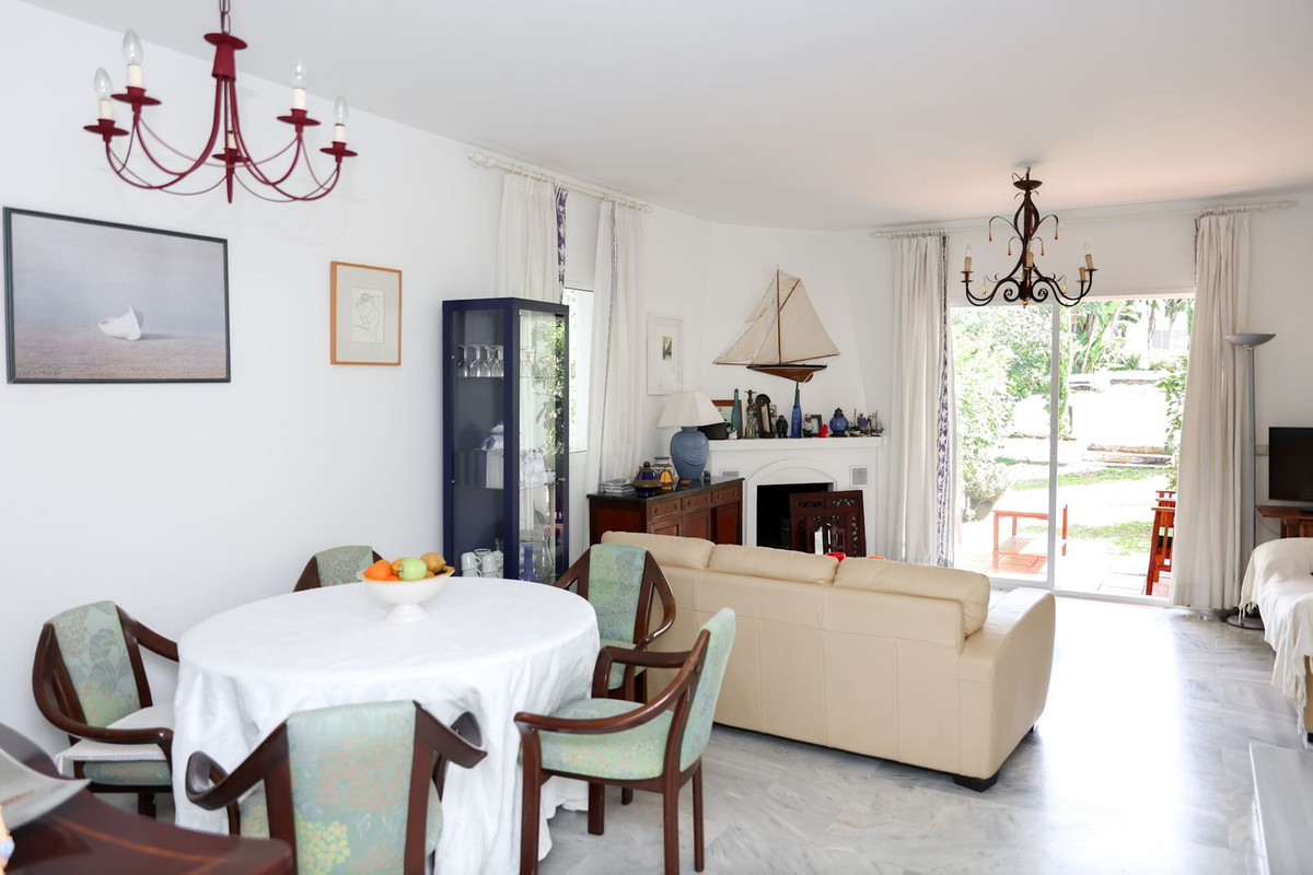 Geschakelde Woning in Cabopino-14