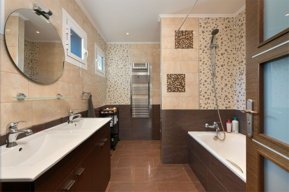 Property main view 33