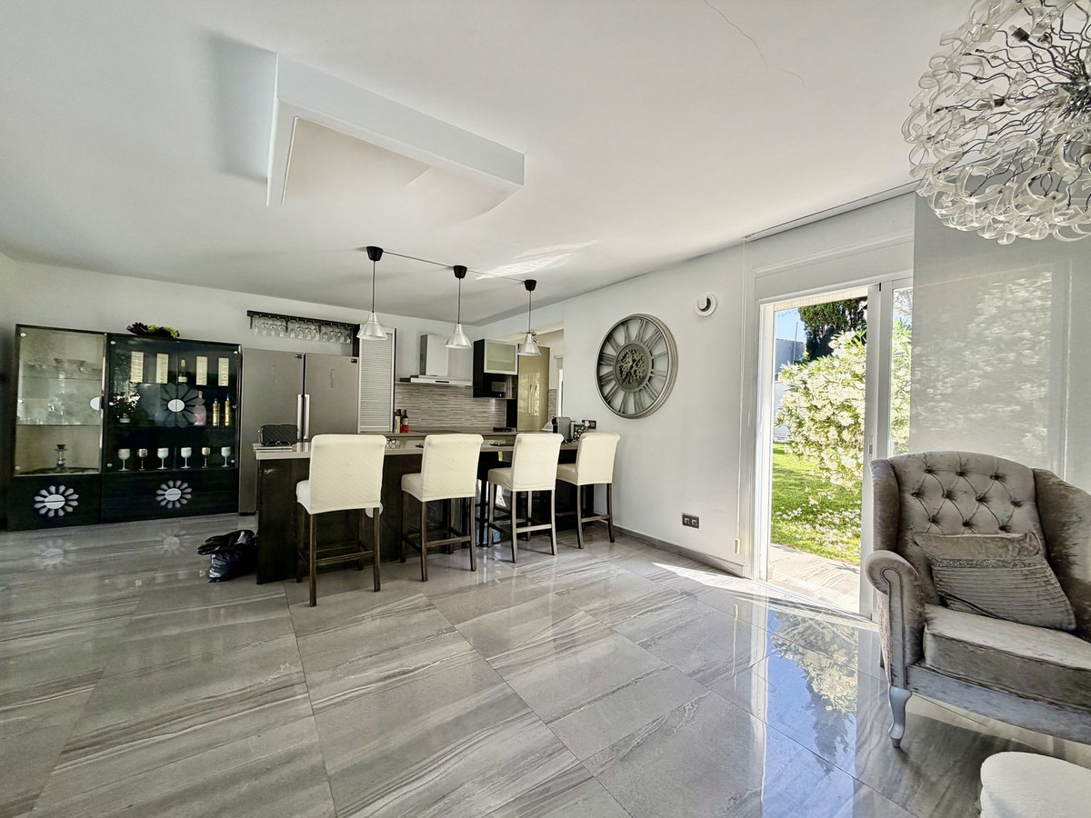 Huis te koop in Cabopino | 4 slaapkamers H5407798