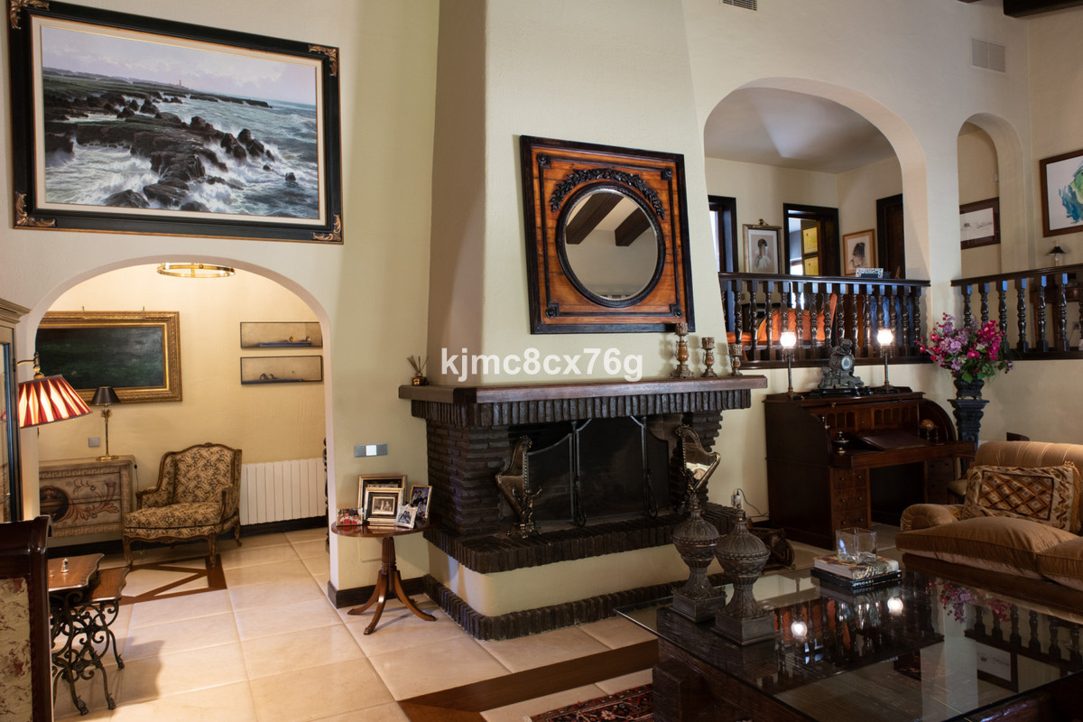 Huis te koop in Calahonda | 7 slaapkamers H3985696