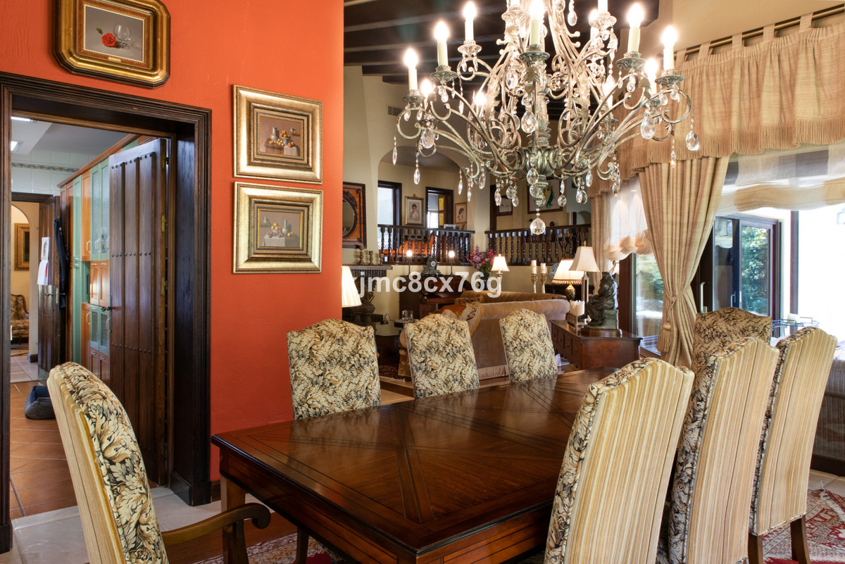 Huis te koop in Calahonda | 7 slaapkamers H3985696