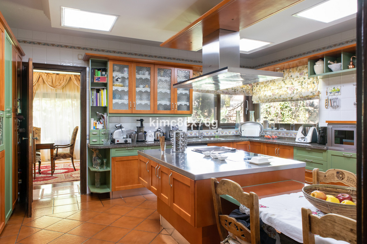 Huis te koop in Calahonda | 7 slaapkamers H3985696