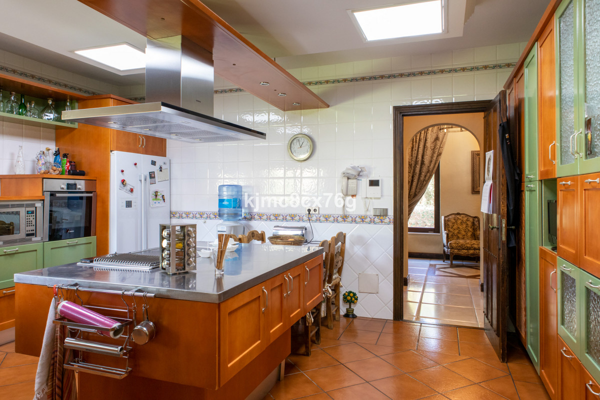 Huis te koop in Calahonda | 7 slaapkamers H3985696