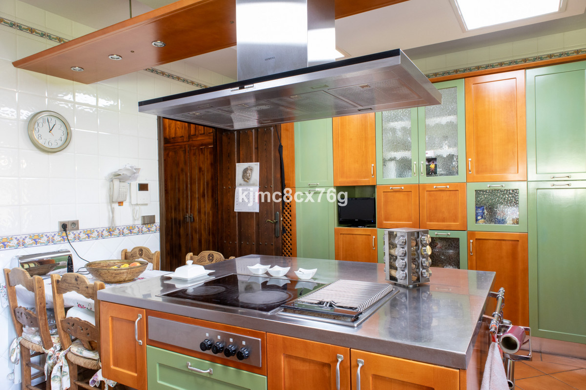 Huis te koop in Calahonda | 7 slaapkamers H3985696