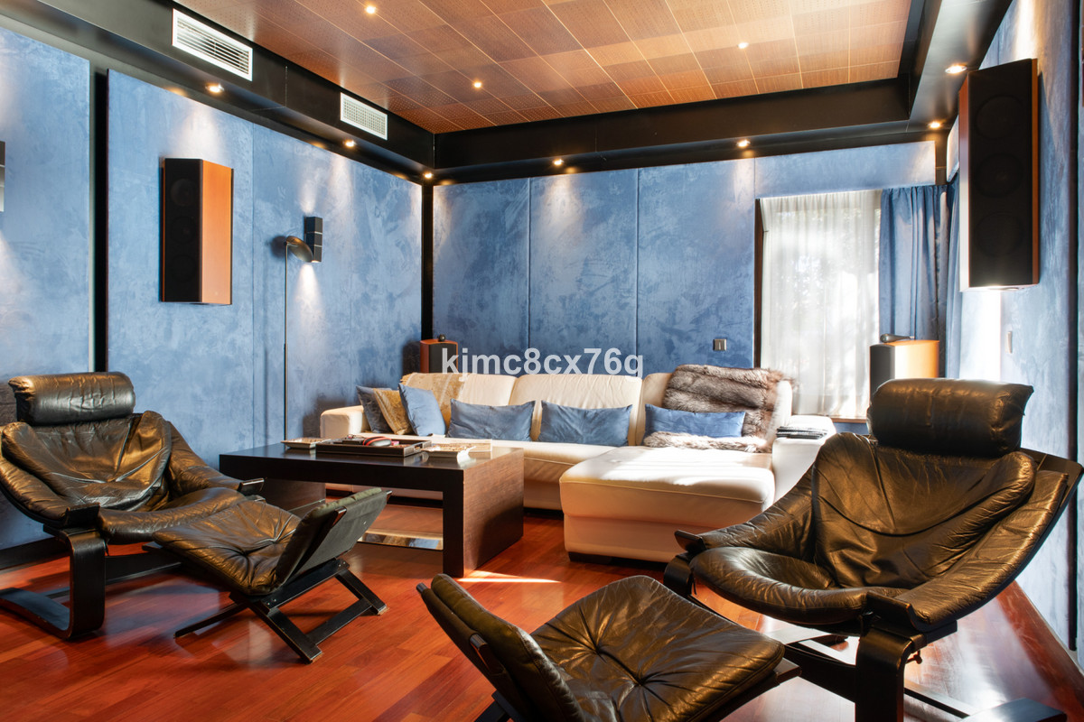 Huis te koop in Calahonda | 7 slaapkamers H3985696